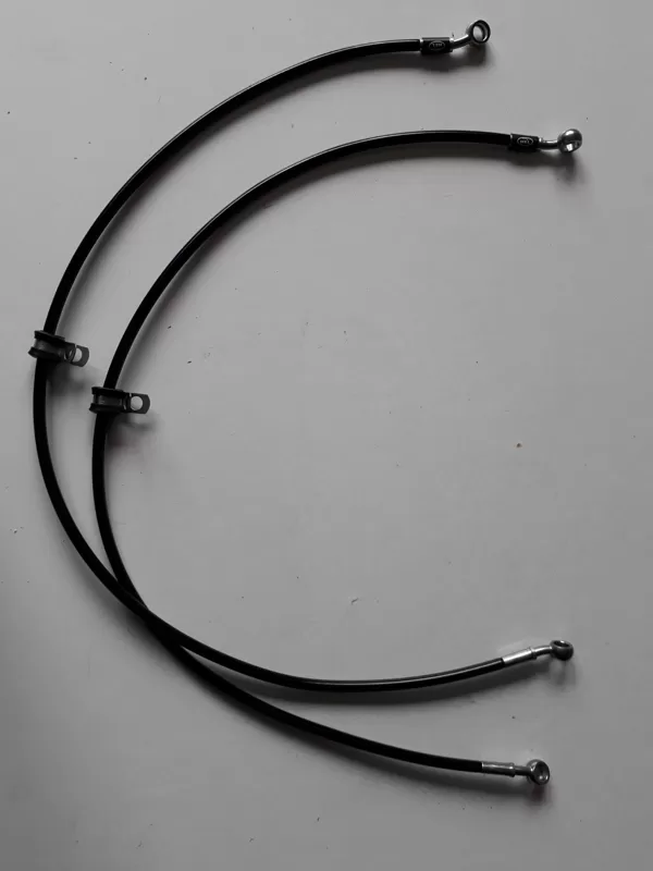 Передние армированные тормозные шланги на Yamaha FZ6 S2 Fazer 2007-2010